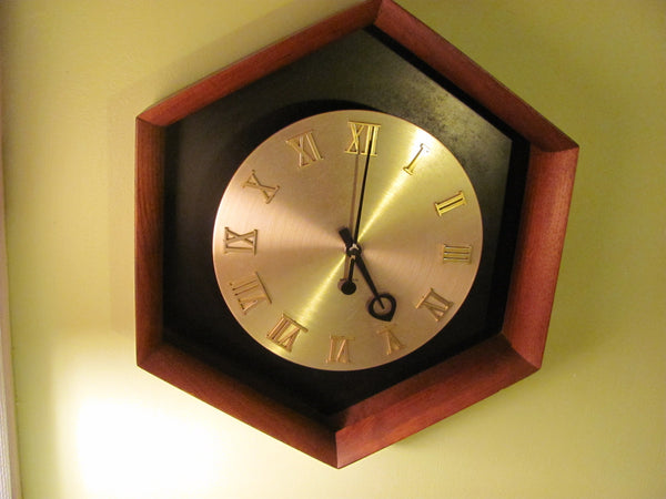 Clock: Howard Miller Arthur Umanoff / Geo. Nelson Wall Clock